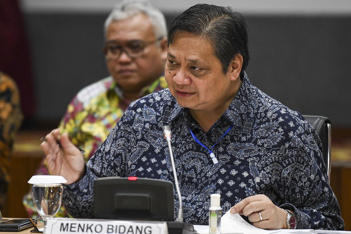 Menko Perekonomian Airlangga Bahas Kesiapan Indonesia Jual Listrik ke Singapura