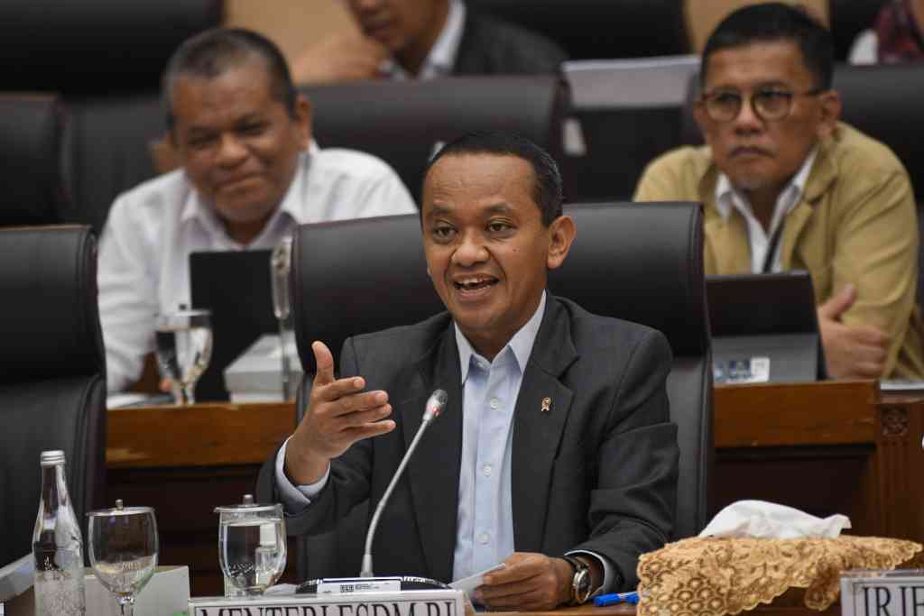 Menteri ESDM Bahlil Lahadalia Saat Rapat Kerja Bersama Komisi VII DPR RI