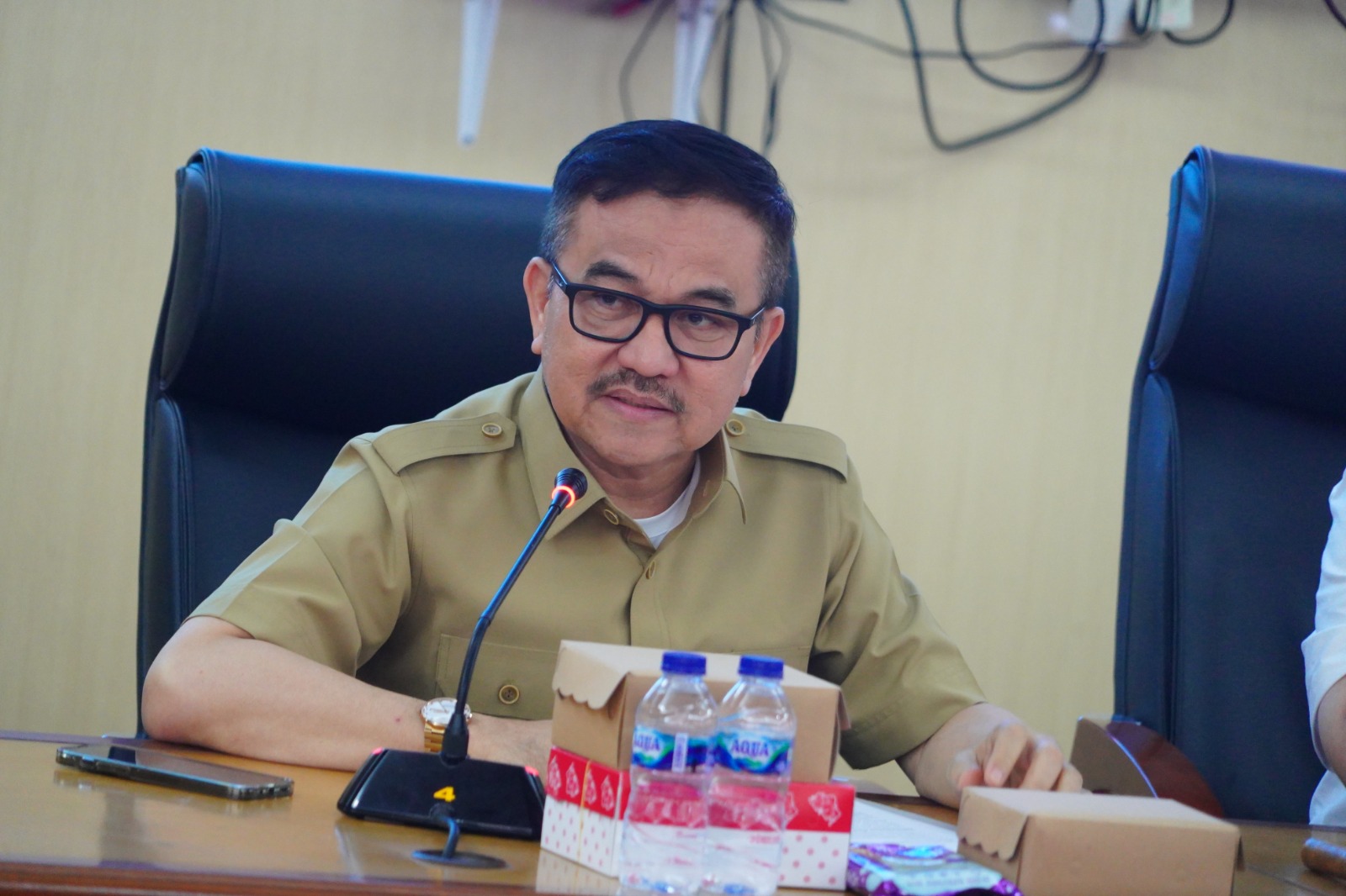 Sekretaris Daerah Provinsi Sulsel Jufri Rahman Saat Pimpin Rapat Badan Anggaran DPRD Sulsel