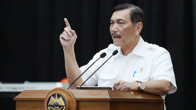 Bukan Manusia, Luhut Sebut Pembelian BBM Subsidi Akan Diawasi AI