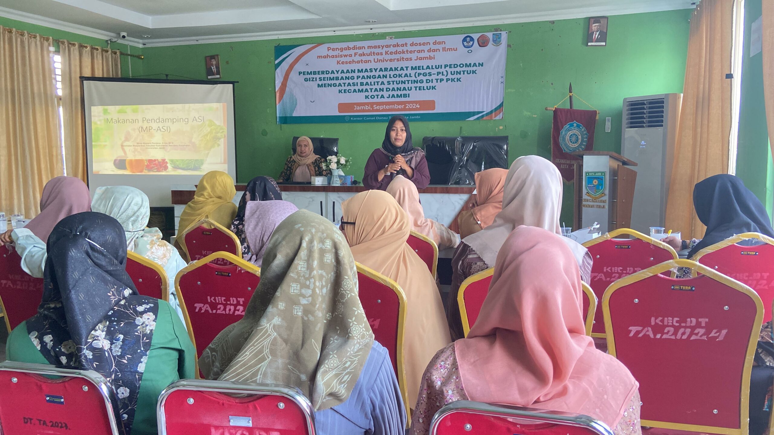 Kegiatan Sosialisasi Pemberdayaan Masyarakat Melalui Pedoman Gizi Seimbang Pangan Lokal (PGS PL) Untuk Mengatasi Stunting di Kota Jambi