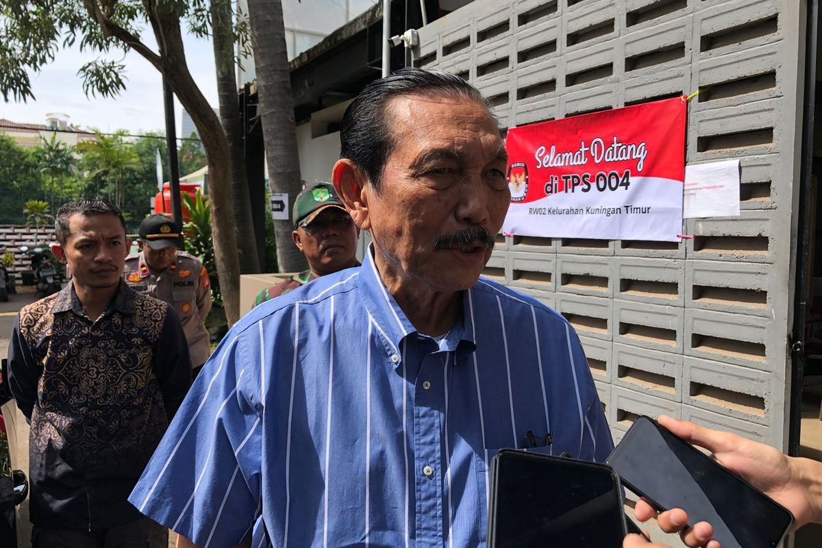Luhut Sebut Pemerintah Siapkan Bansos Antisipasi Dampak PPN 12 Persen
