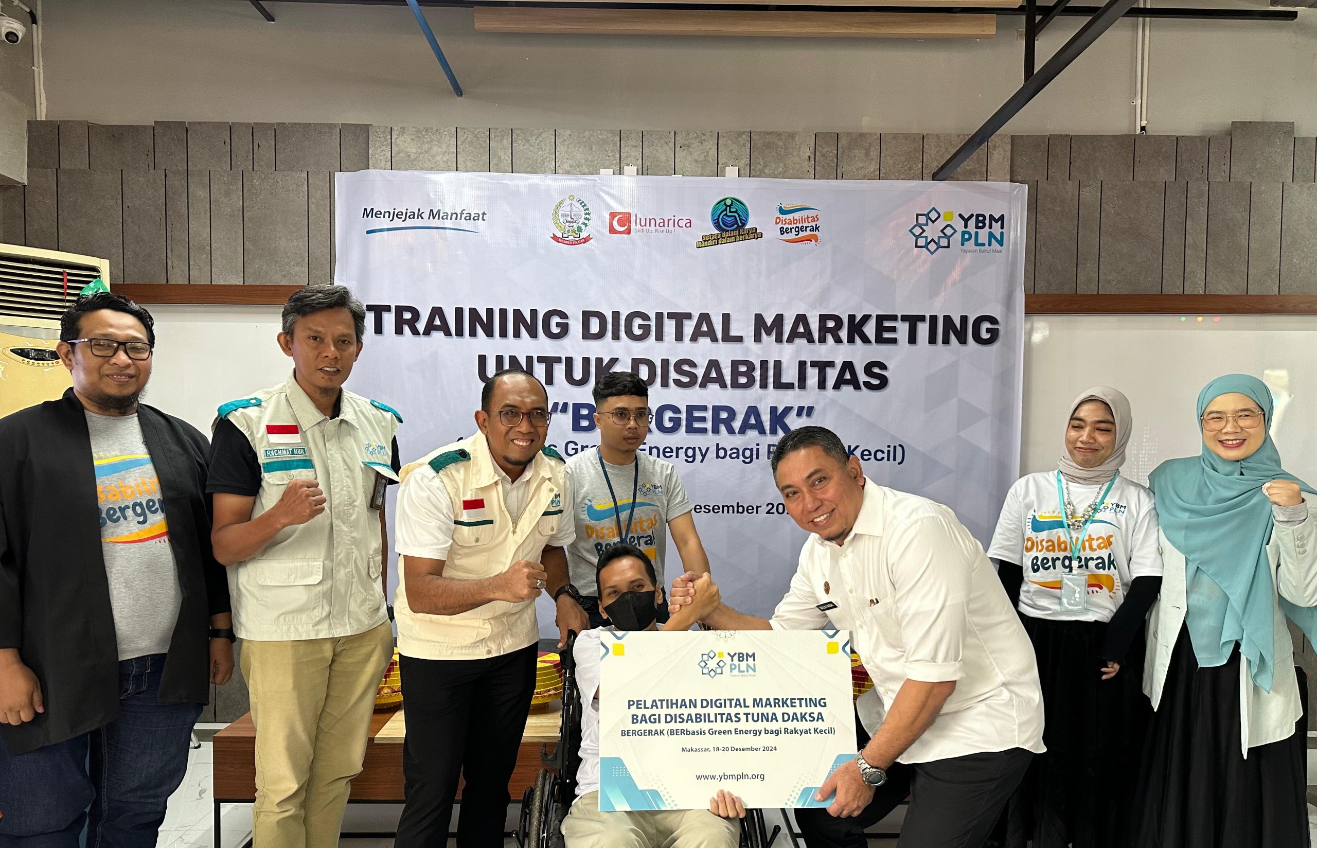 Peduli Disabilitas, YBM PLN UID Sulselrabar Gelar Training Digital Marketing Berbasis Green Energy