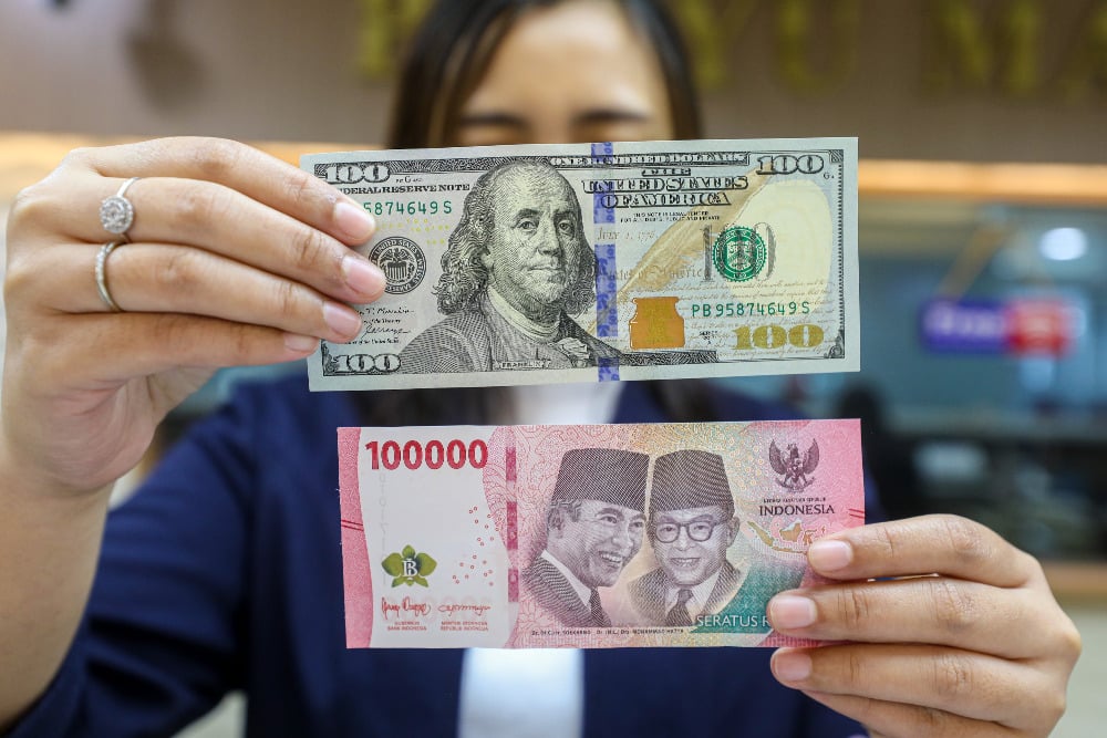 Dollar (Atas) dan Rupiah (Bawah)