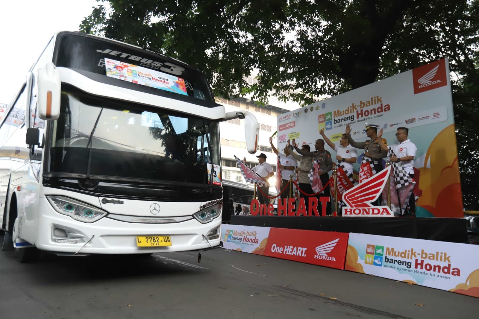 AHM Siapkan 28 Truk dan 56 Bus untuk Mudik Bareng Honda 2025