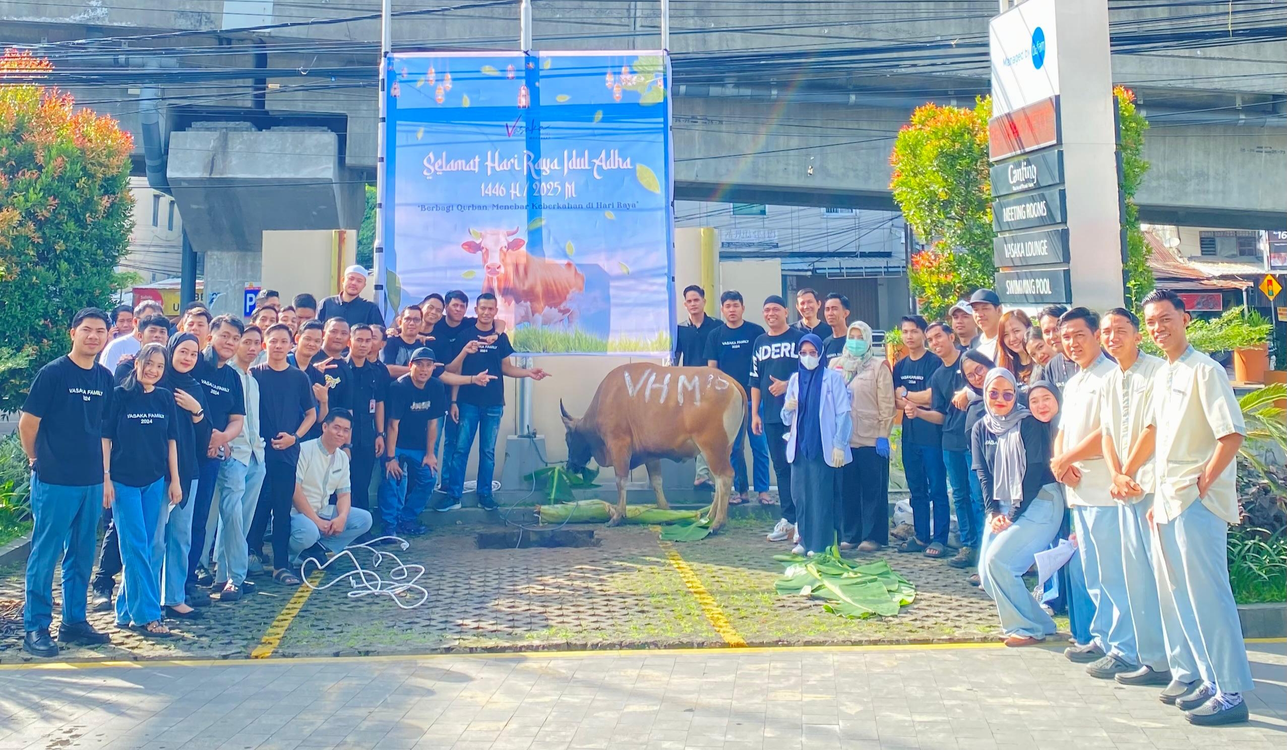 Vasaka Hotel Makassar Rayakan Idul Adha dengan Aksi Sosial