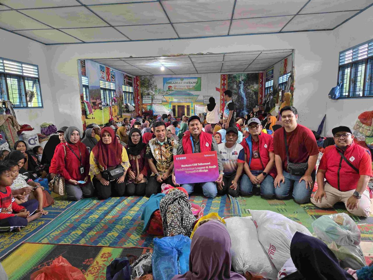 Telkomsel Percepat Pemulihan Jaringan dan Salurkan Bantuan Kemanusiaan di Wilayah Terdampak Bencana Sumatera