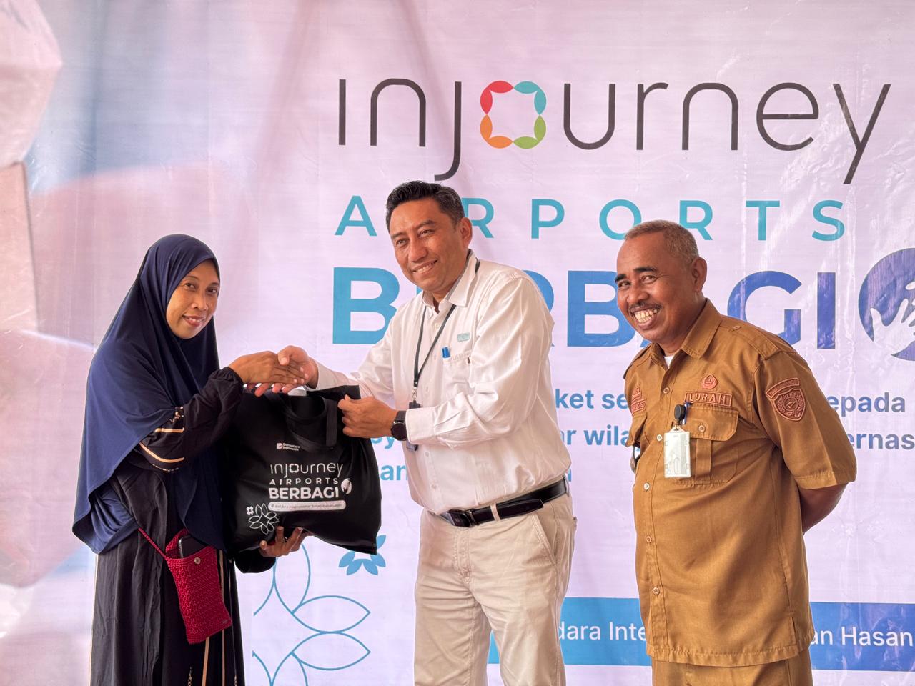 Injourney Airports Salurkan 1.600 Paket Sembako untuk Warga Sekitar Bandara Sultan Hasanuddin