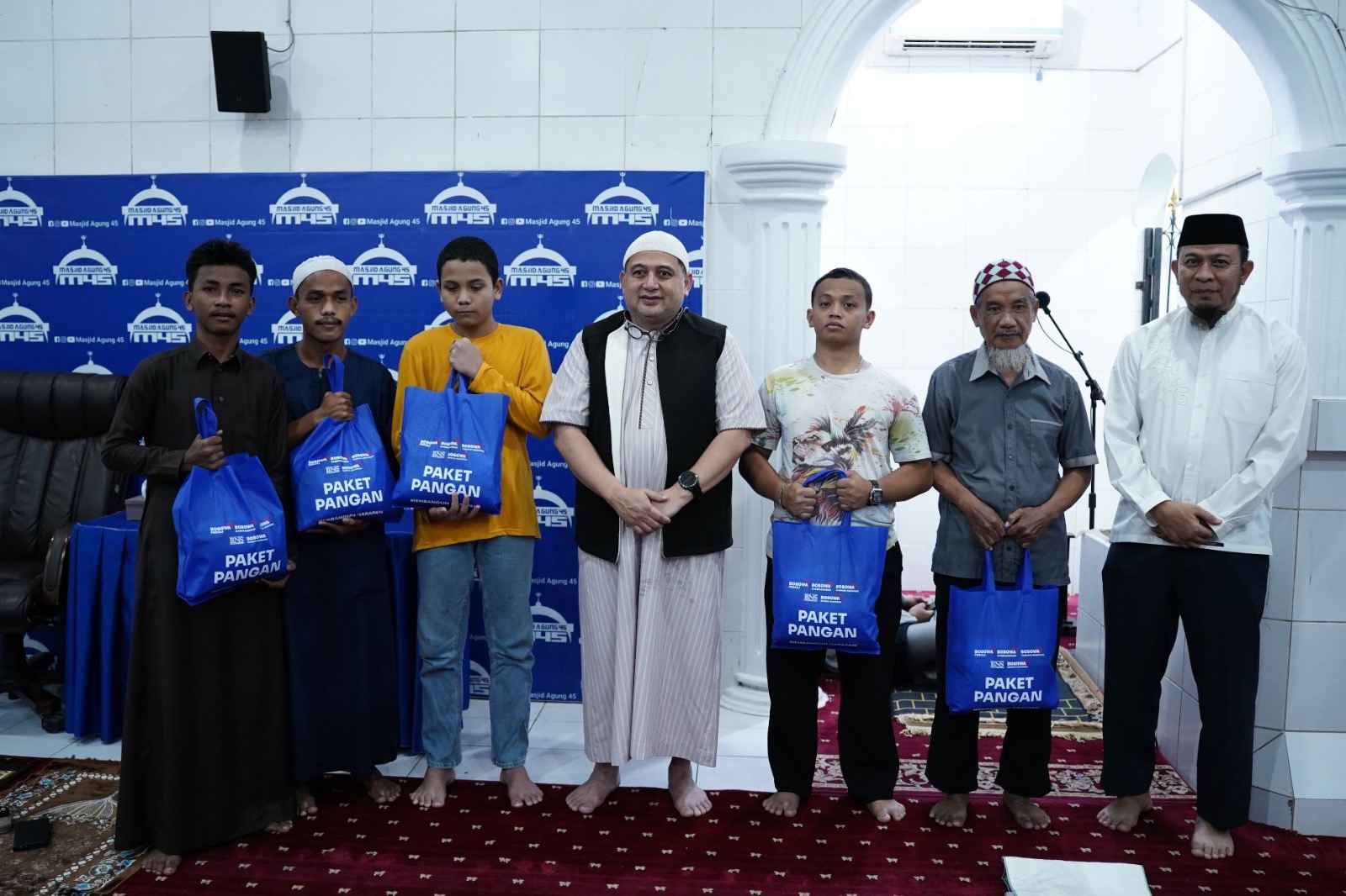 Bosowa Peduli Gandeng Pemkot Makassar Salurkan Ribuan Paket Pangan Ramadan