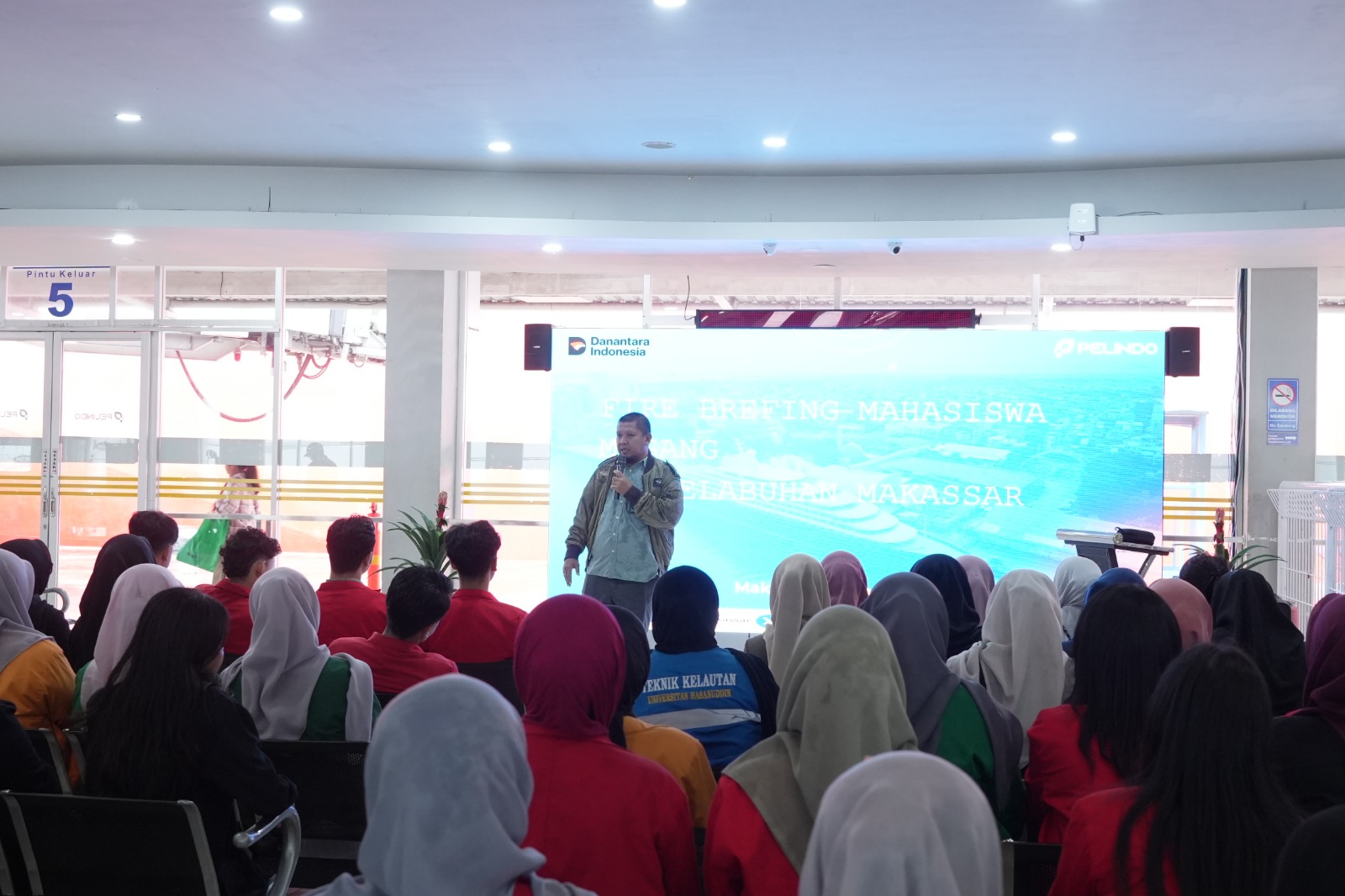 Tingkatkan Pemahaman K3, Pelindo Regional 4 Gelar Fire Briefing bagi Mahasiswa Magang