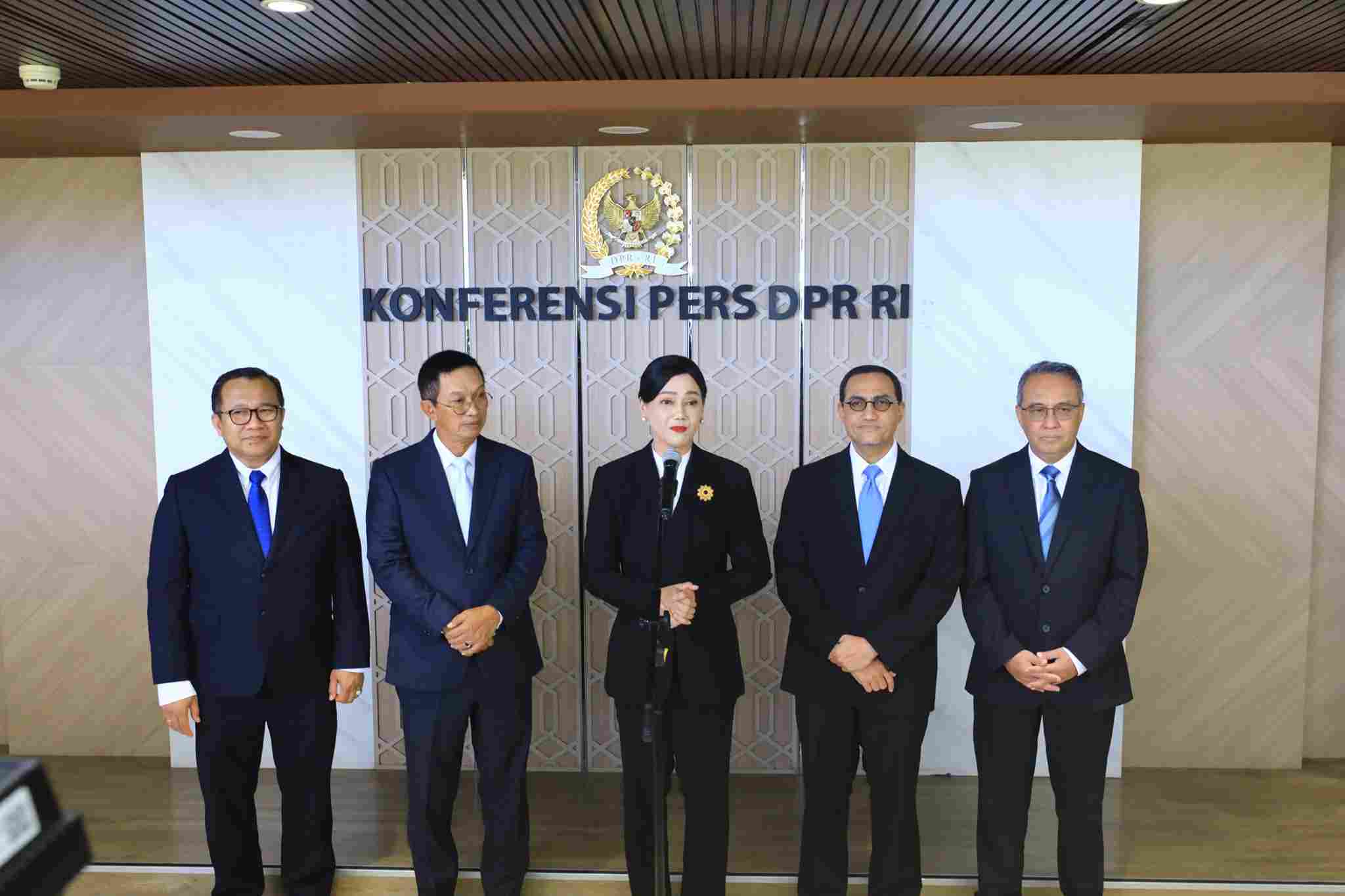 DPR RI Tetapkan 5 Calon Pimpinan Baru OJK